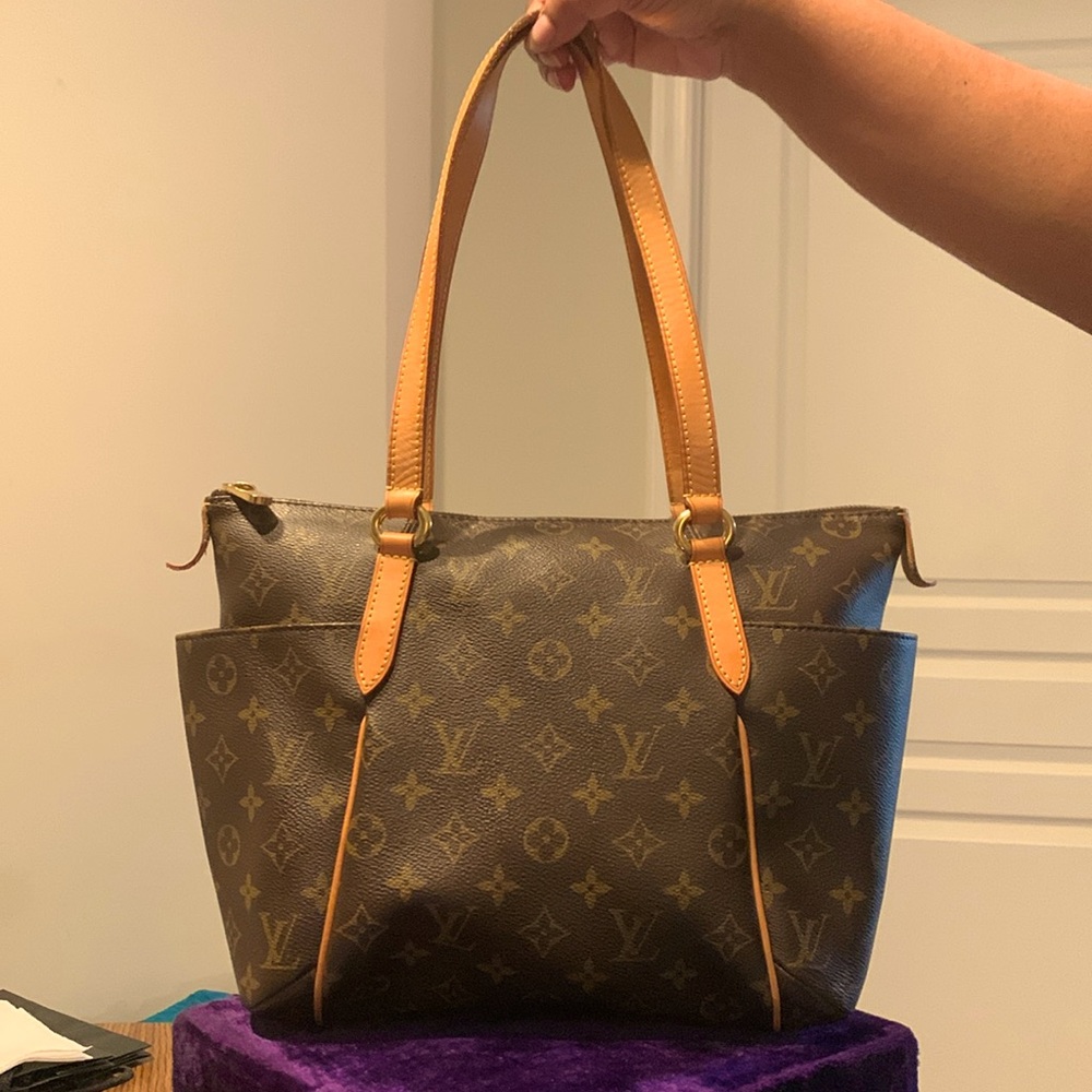 Authentic Louis Vuitton Totally LV PM Monogram Canvas Discontinued